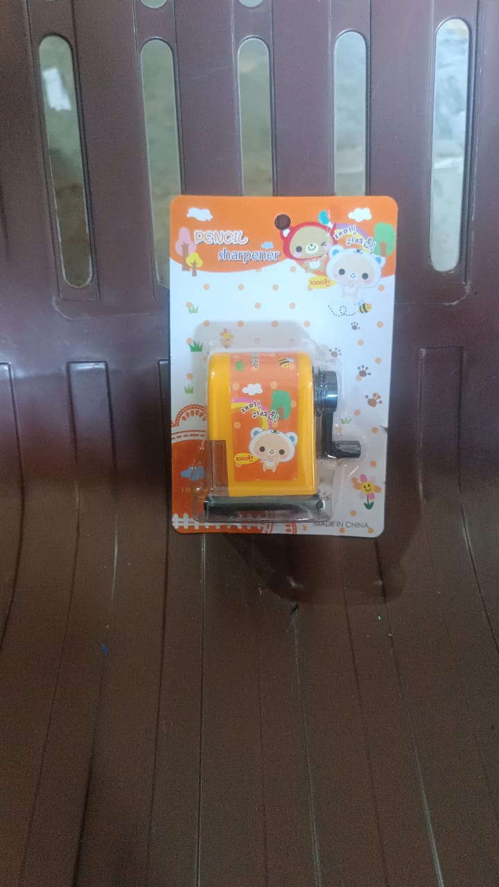 Neutral image of table pencil sharpener showing product dimensions