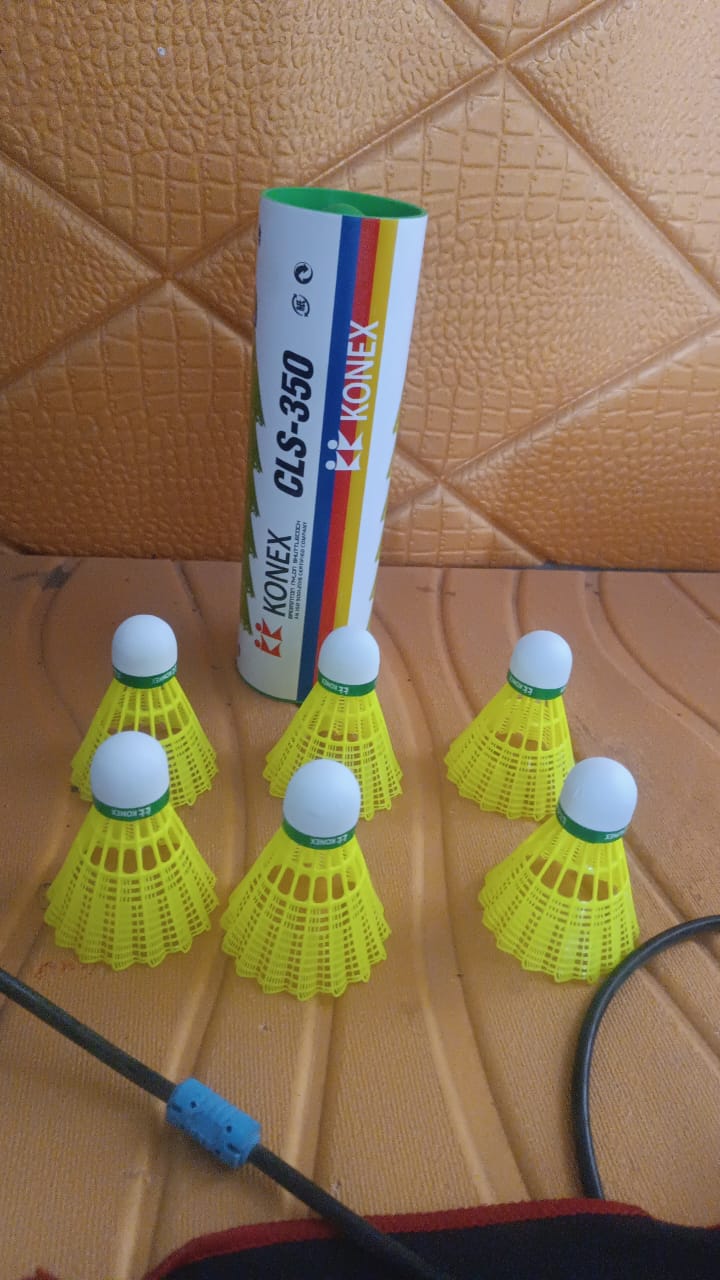 Knx Durable Plastic Shuttlecock (6 Pcs Set)