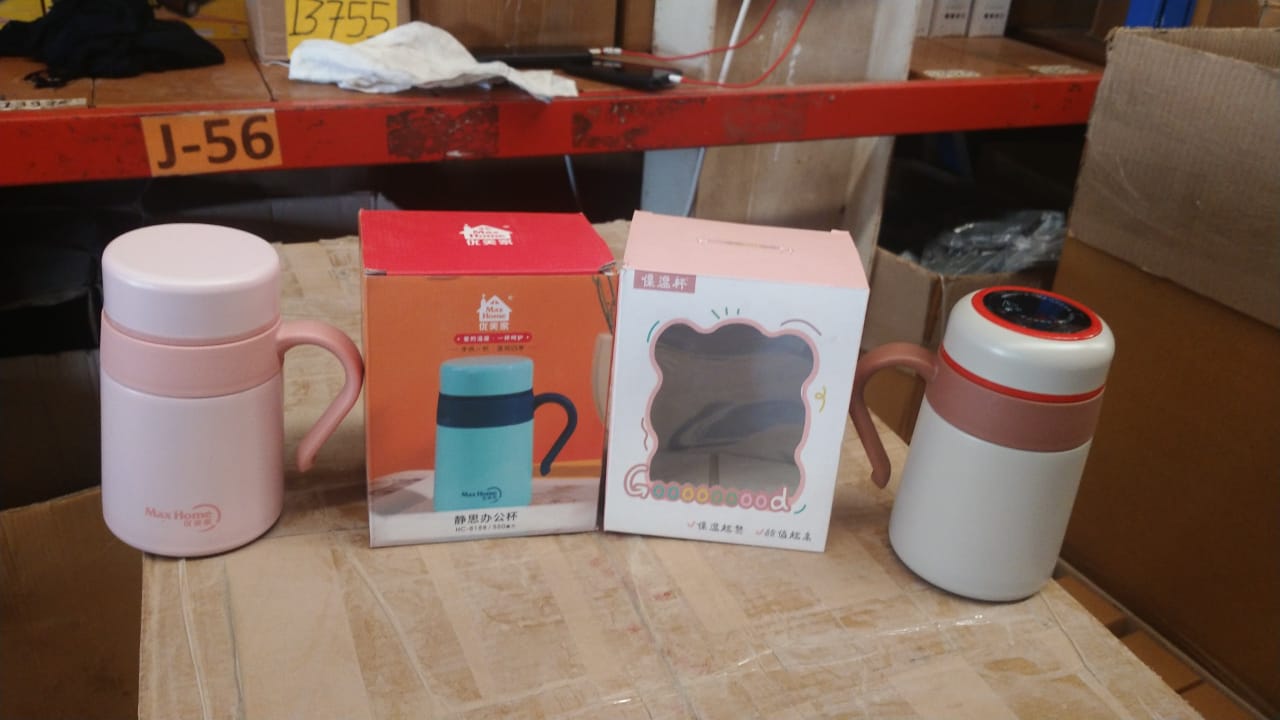 Stainless Steel Mug / Bottle Vacuum Insulated Cup with Handle & Small cup, Tumbler (550 ML)