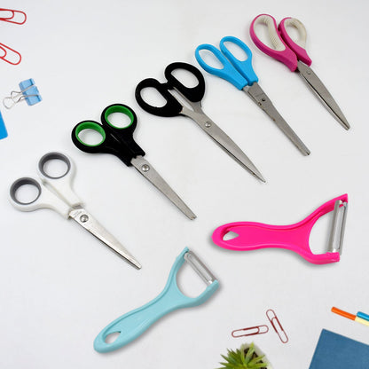 The full kitchen scissor and peeler set with a mix design for modern kitchens.