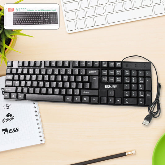 Close-up view of the Compshop Wired USB Keyboard with 104 keys, showcasing its sleek design.
