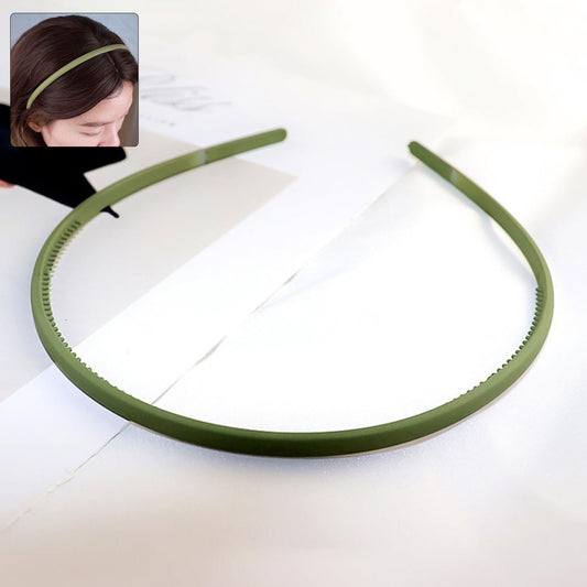 Single plastic headband for comfortable hair hold