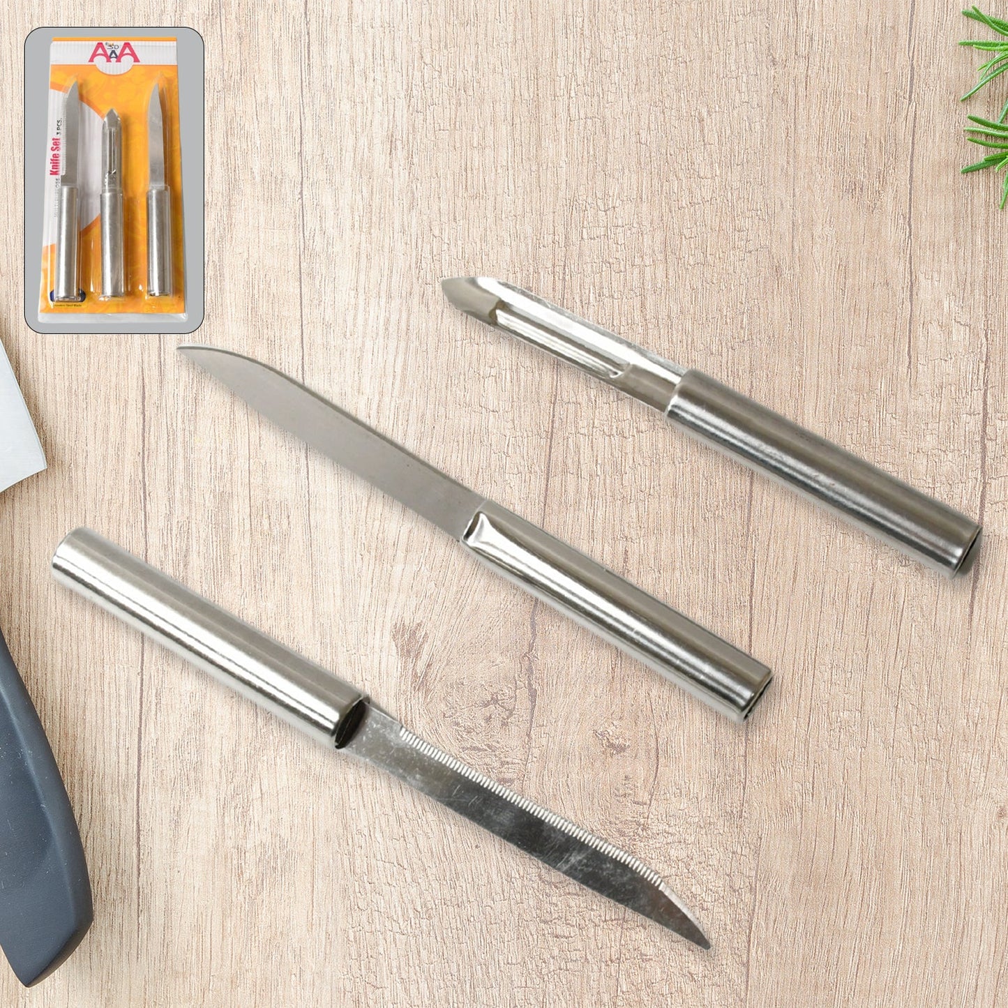 Cisora kitchen knives efficiently slicing fresh vegetables on a cutting board