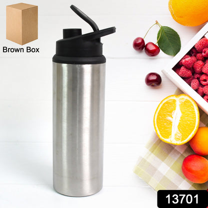 Ergonomic design of the Own Hydrate steel sipper bottle, showcasing its comfortable grip.