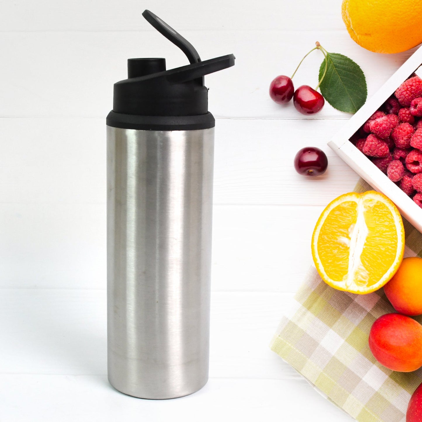 Wide mouth opening of the steel water bottle for effortless cleaning and refilling.