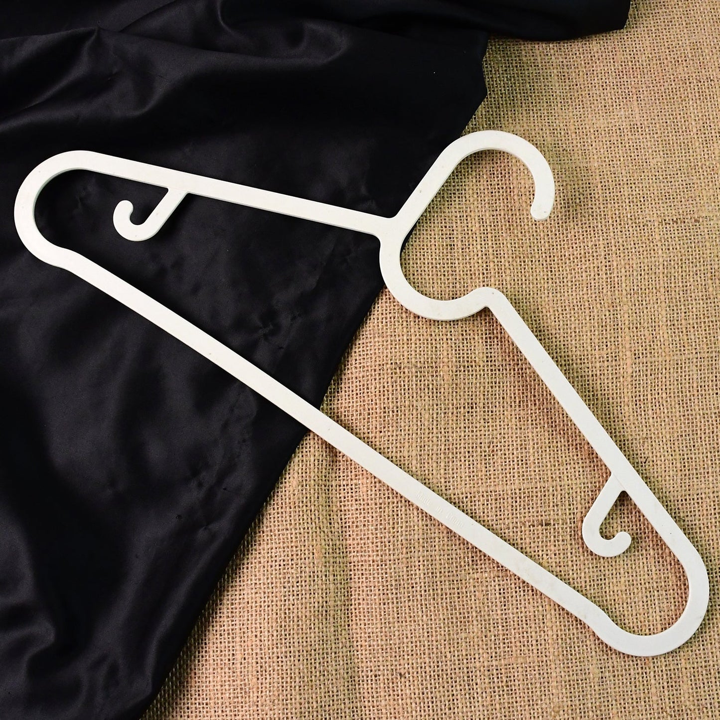 Premium Multipurpose Non-Slip Clothes Hanger (1 Pc)