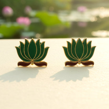 Adjustable thread green lotus necklace with matching stud earrings