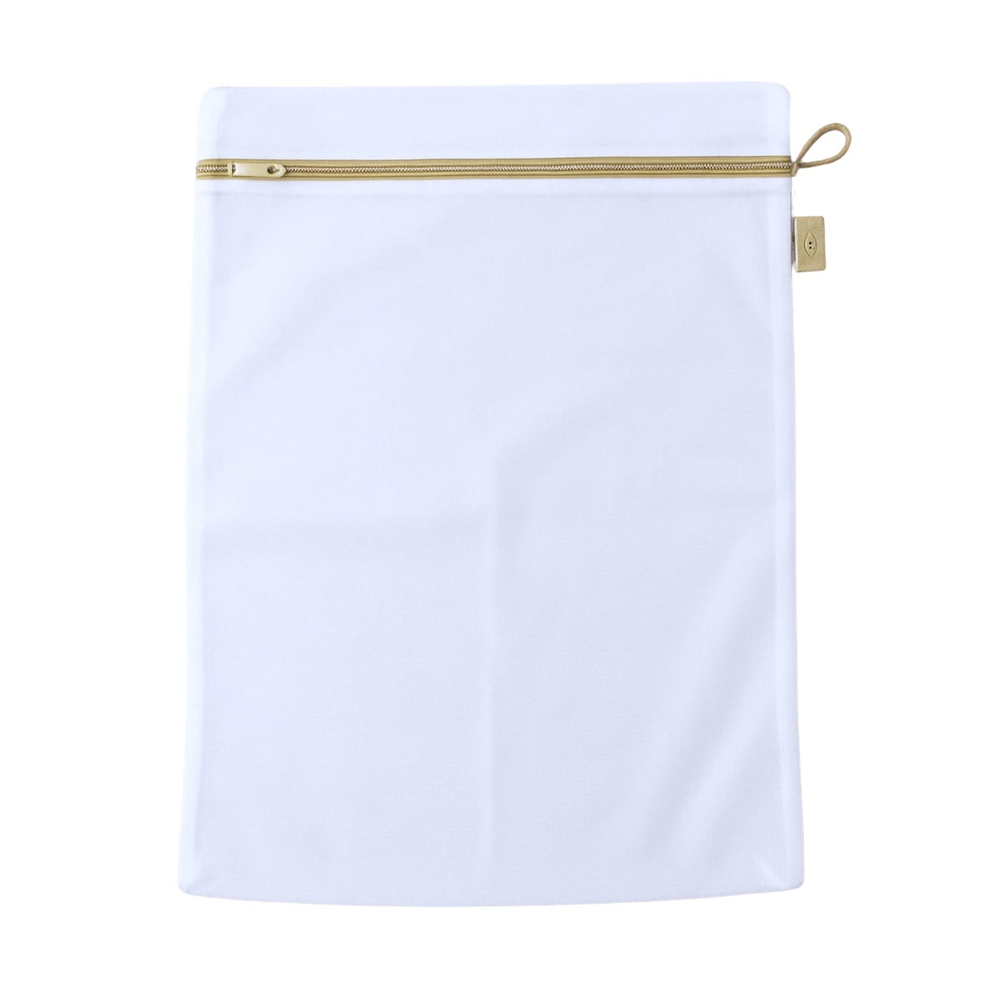 Compact mesh bag ideal for organising clothes during travel.