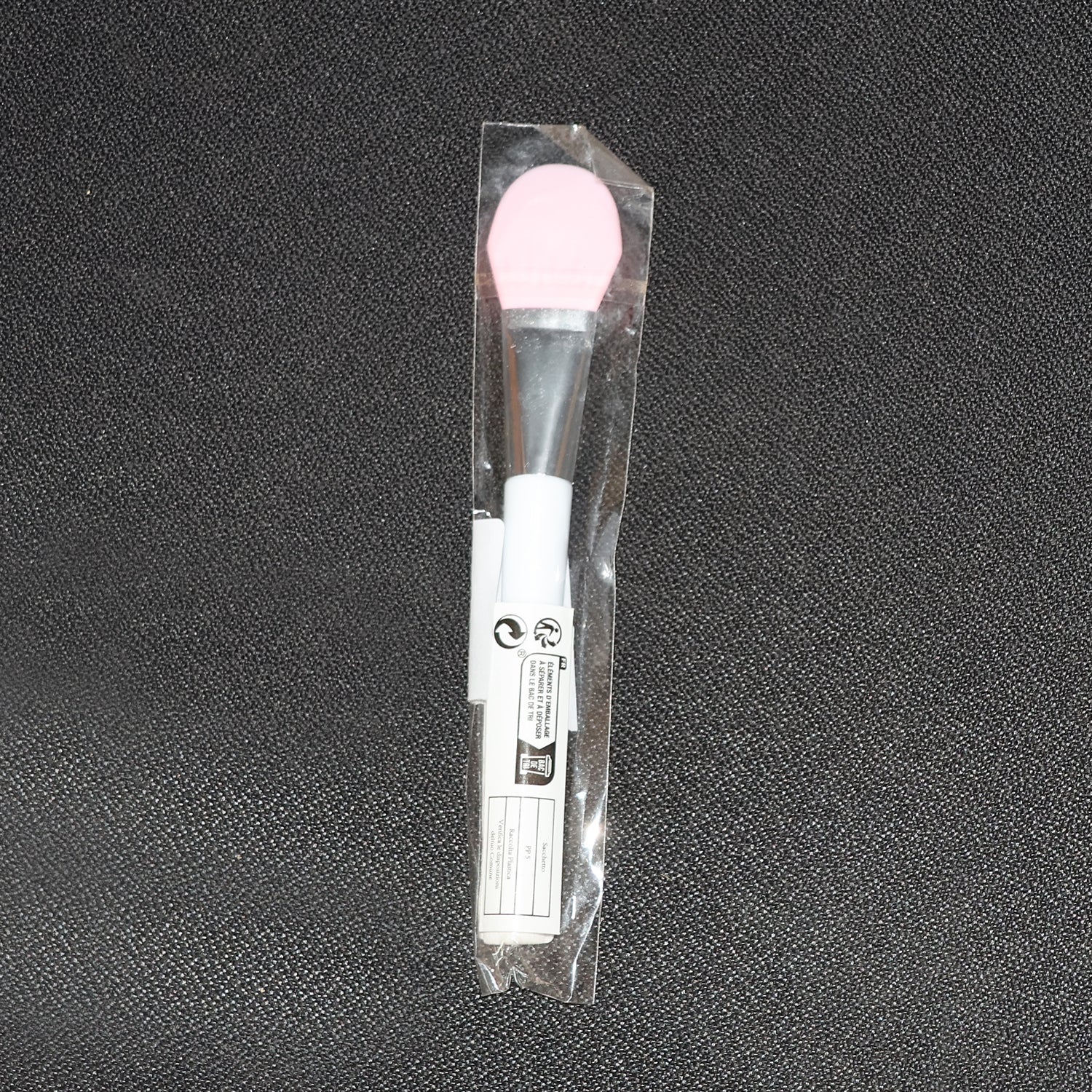 Neutral image of silicone applicator tool