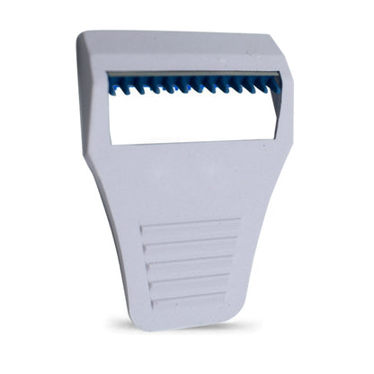 VelvaBloom bikini razor with a protective cap for safe and hygienic storage.