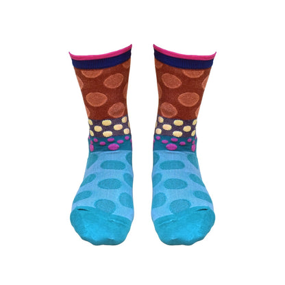 Stylish men's ankle length socks in a versatile shade, perfect for casual or active use.