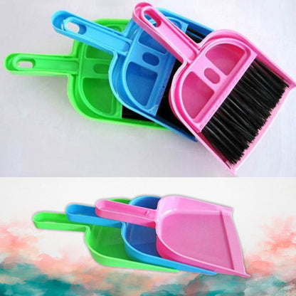 Lightweight plastic dustpan with mini broom for effortless daily cleaning tasks.