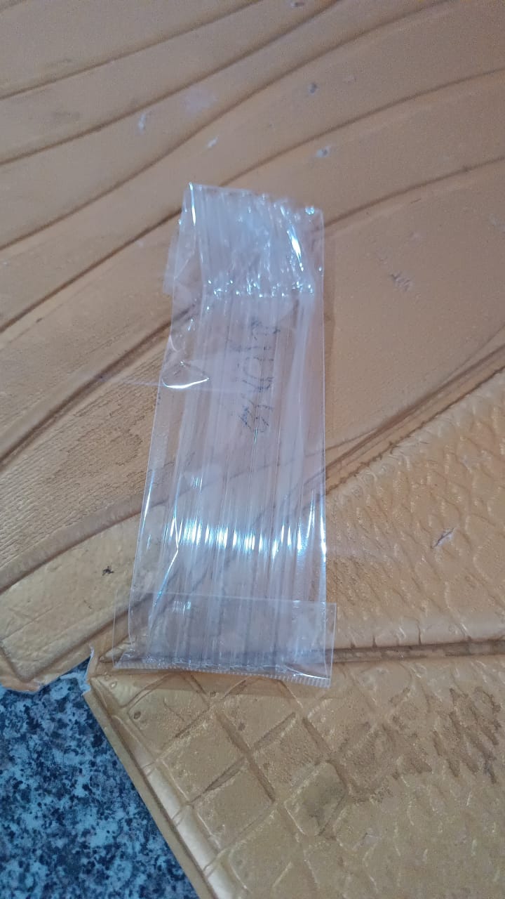 Clean and clear glass straws perfect for milkshakes and iced tea