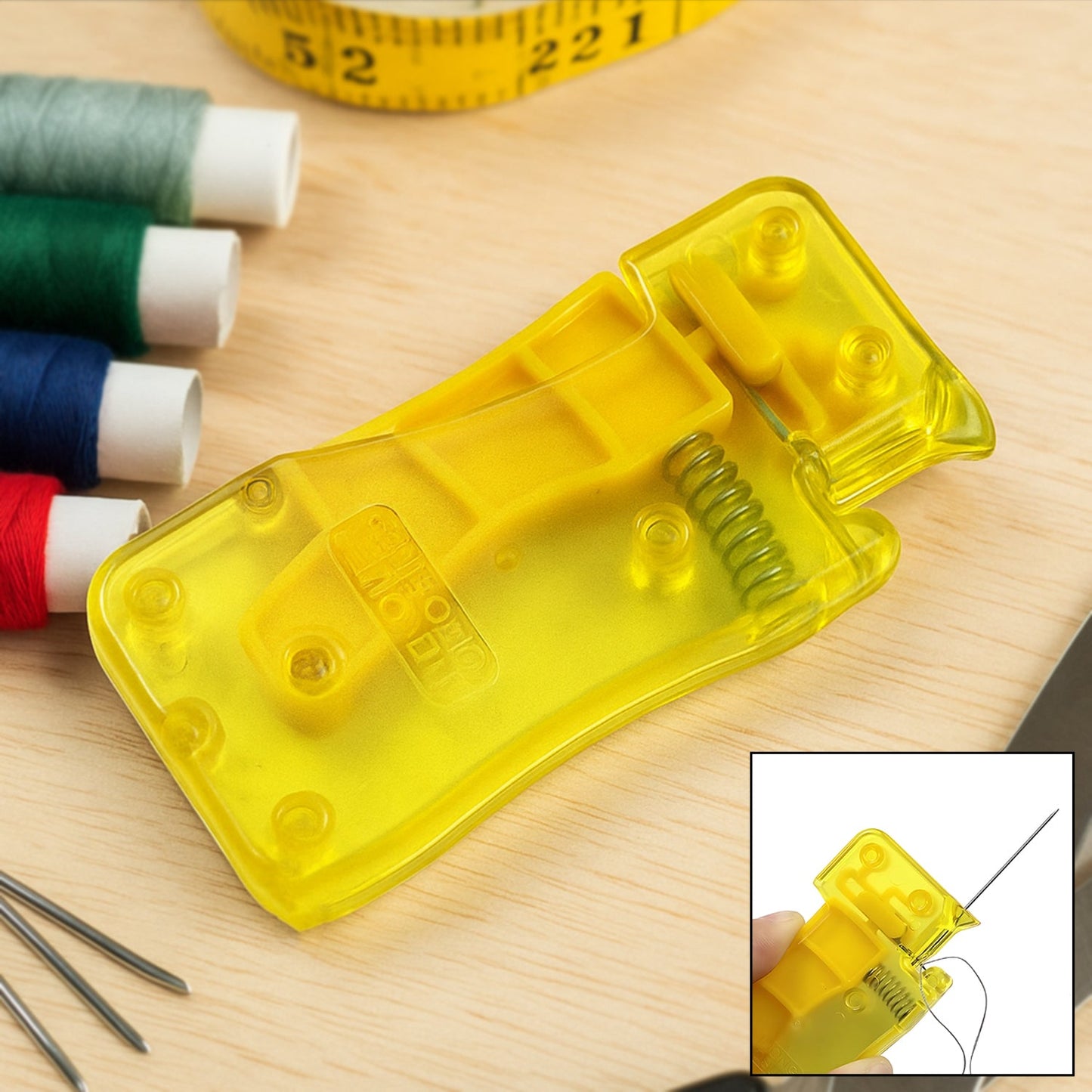 Needle Threader, Stylish Appearance Comfortable Grip Lightweight Portable Automatic Needle Threader for Sewing for Home (1 Pc)
