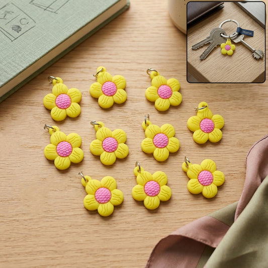Colorful flower-shaped keychain accessory for bags and keys