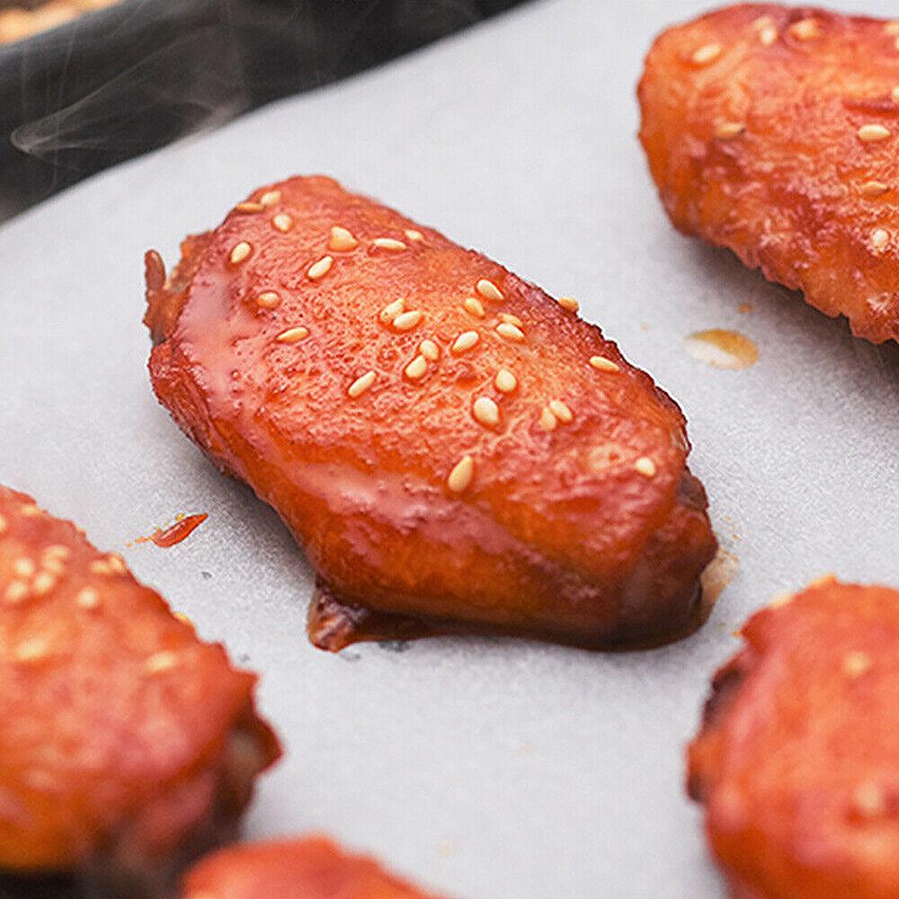 Non-stick paper roll for baking, microwaving, and general food wrapping.